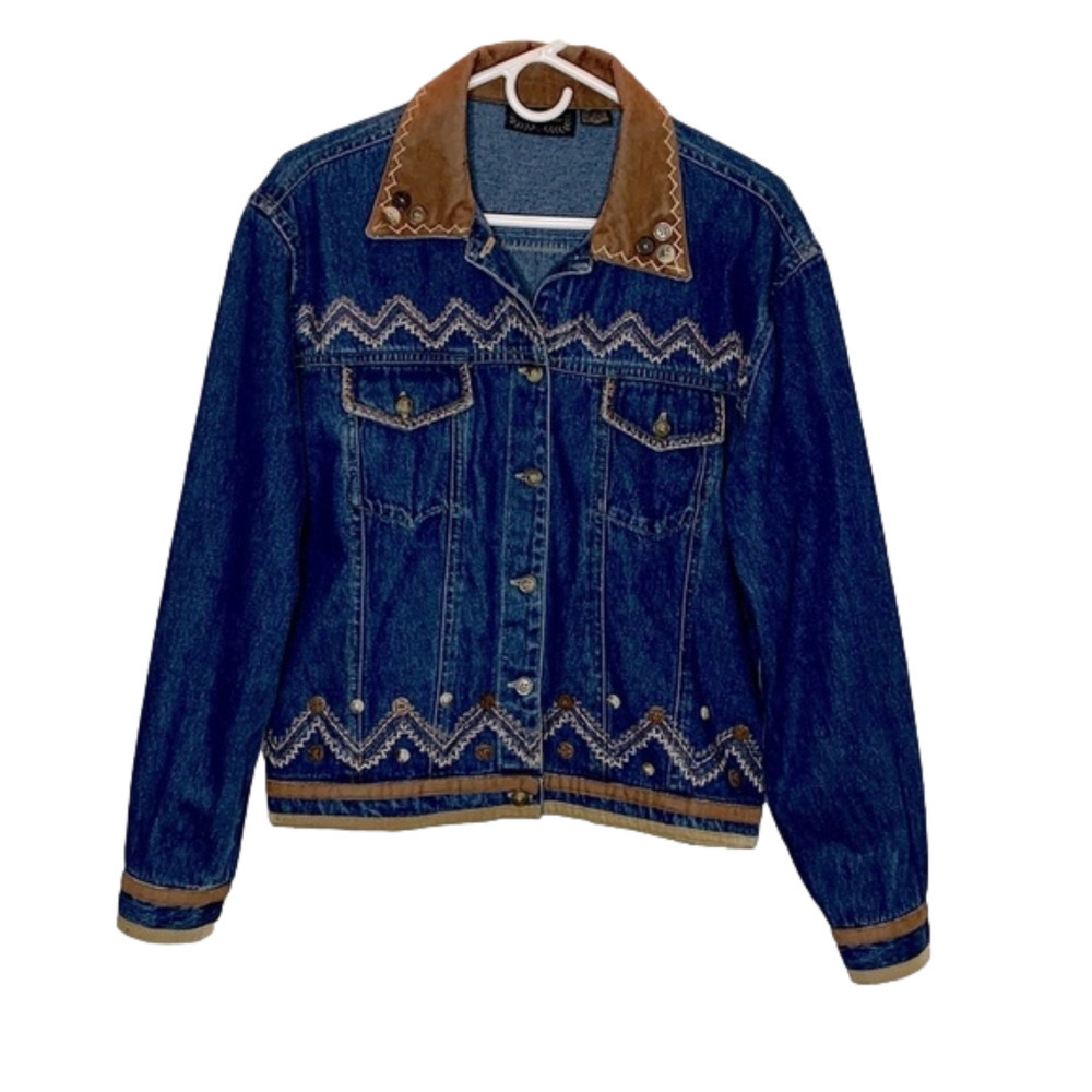 𝅺NEW Directions Western Jeans Jacket, Size M,  Blue Denim Embellished.